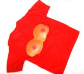 BLUSA COM SEIOS