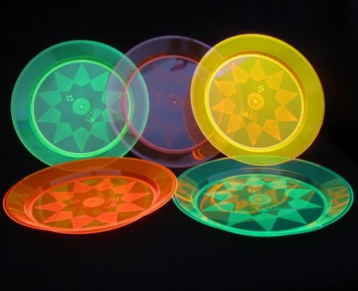Prato Cristal Pequeno Fluorescente. Brilha sob efeito de luz